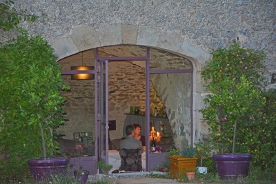 https://www.chateaudubesset.com/chateau-hotel-ardeche/uploads/week-end-romantique-repas-amoureux-chateau-ardeche-400x267.jpg